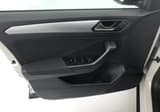 A vendre VOLKSWAGEN T-ROC Life Plus 2024 occasion photo 32